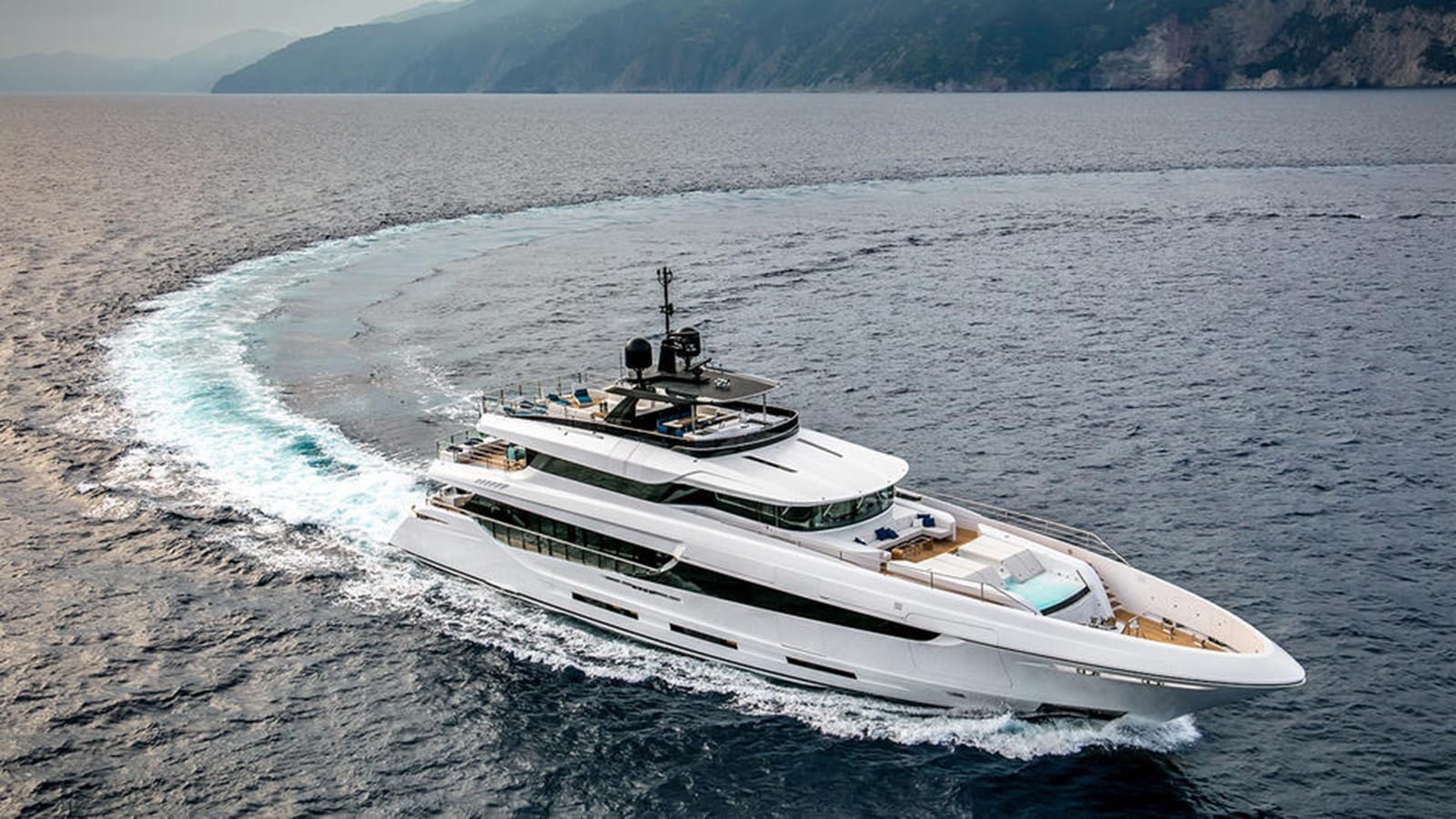 6 reasons why to use a yacht broker
