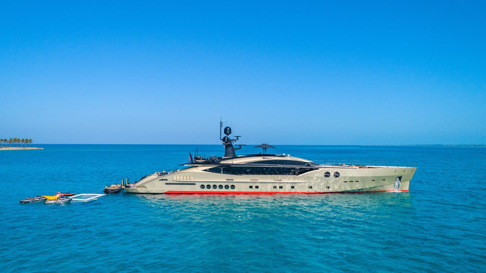 Yacht dealers in Miami
