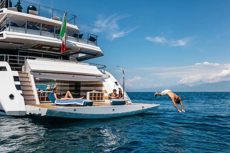 luxury yacht consultants in Miami