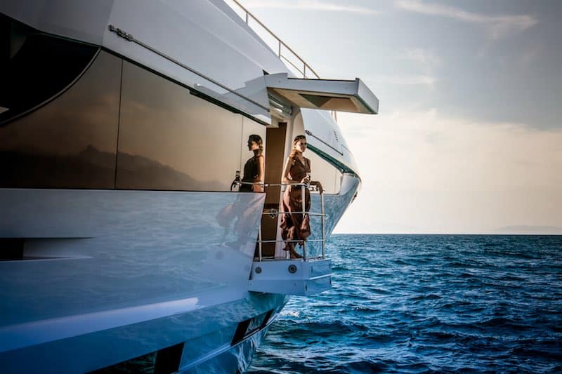 international luxury yacht consultants