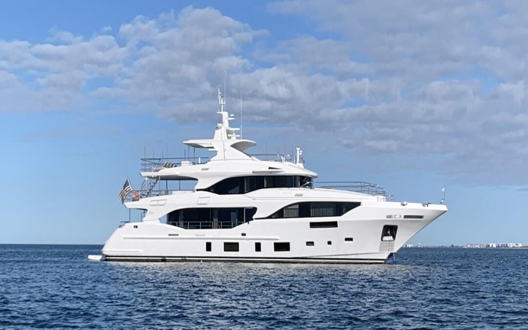 BENETTI PROJECT LIFE SUPERYACHT CONCEPT WITH ESPEN ØINO HAS REVOLVING LOUNGE