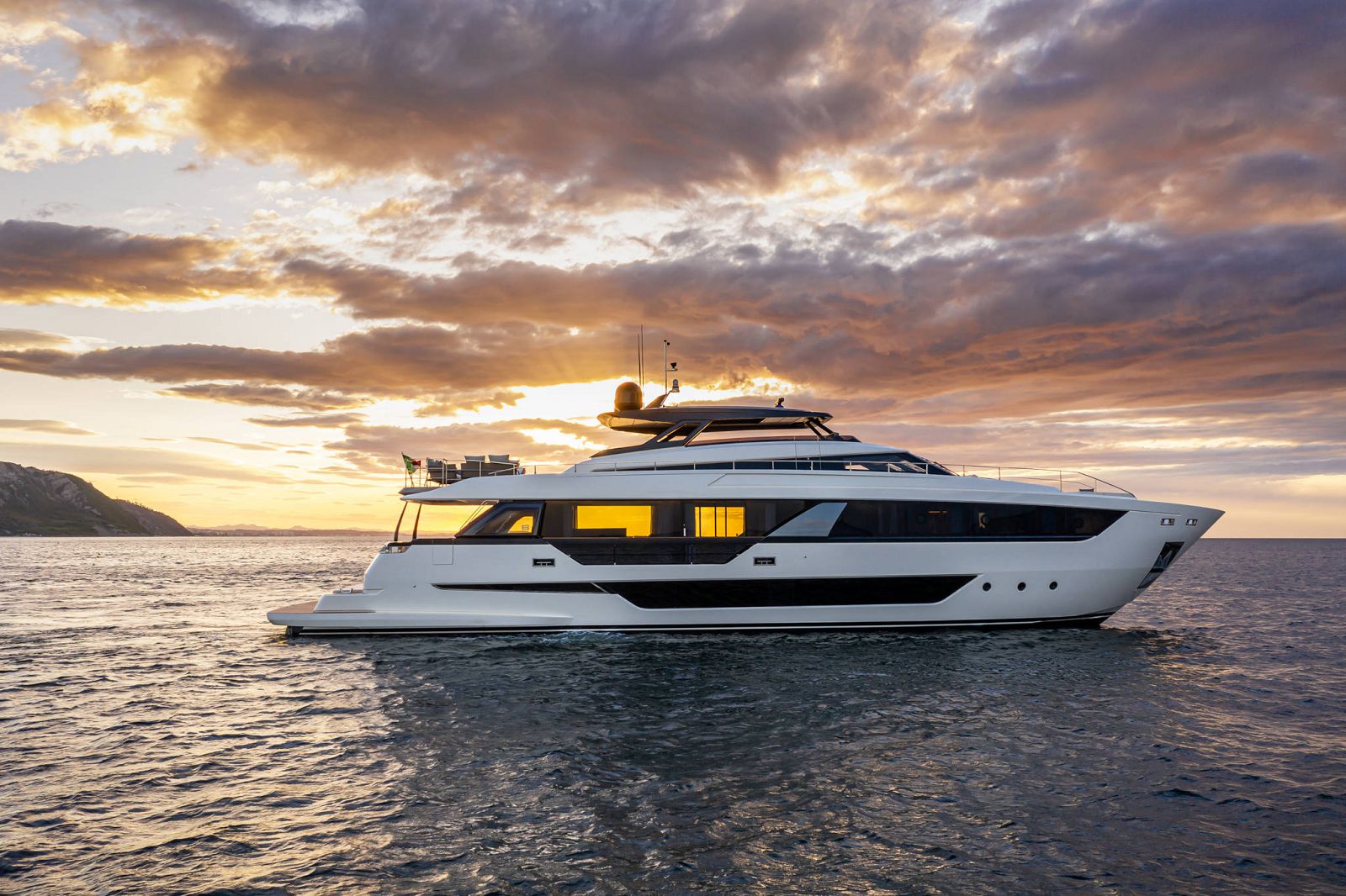 ferretti yacht target price